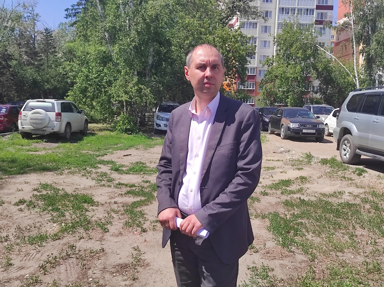 Омская мэрия заработает миллионы на любителях парковки на газонах #Омск #Общество #Сегодня Омская мэрия заработает миллионы на любителях парковки на газонах #Омск #Общество #Сегодня