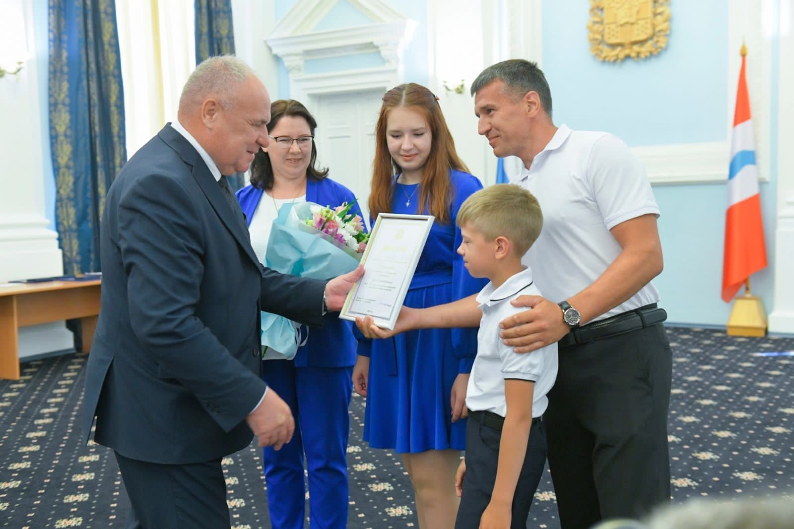 В Омской области наградили лауреатов премии губернатора «Семья года» #Омск #Общество #Сегодня