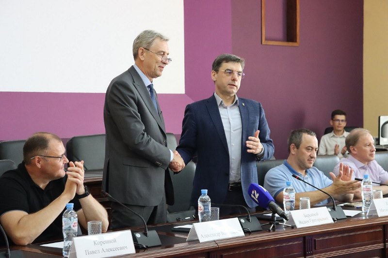 «Единая Россия» определилась с кандидатом в спикеры омского Заксобрания #Новости #Общество #Омск «Единая Россия» определилась с кандидатом в спикеры омского Заксобрания #Новости #Общество #Омск