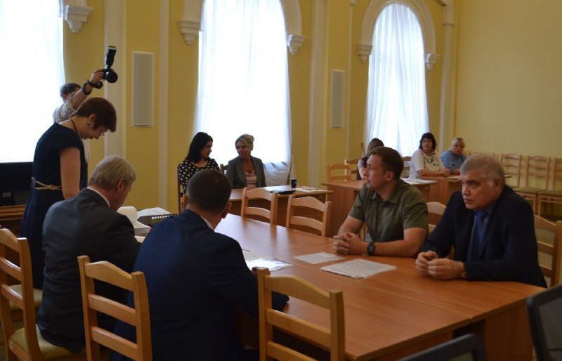 Алехин вслед за Хоценко сдал подписи для участия в губернаторских выборах #Новости #Общество #Омск
