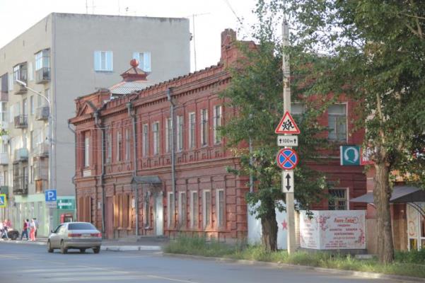 В Омске студентка колледжа пыталась сжечь военкомат #Омск #Общество #Сегодня