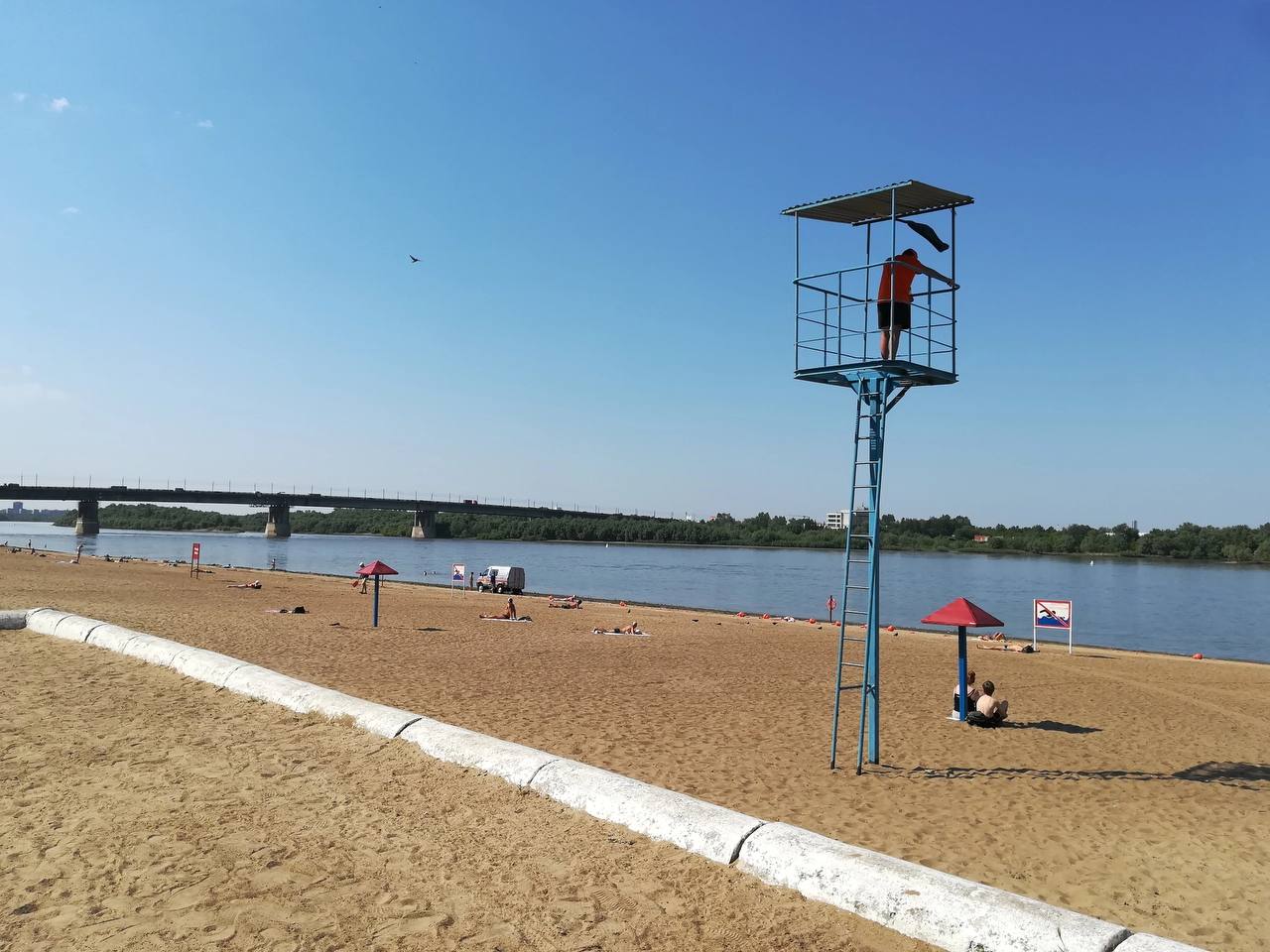 Омич приходил на пляжи и обкрадывал купающихся на Иртыше #Омск #Общество #Сегодня
