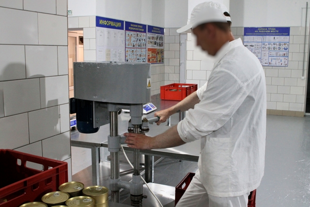 В омской колонии начали производить консервы из говядины #Новости #Общество #Омск