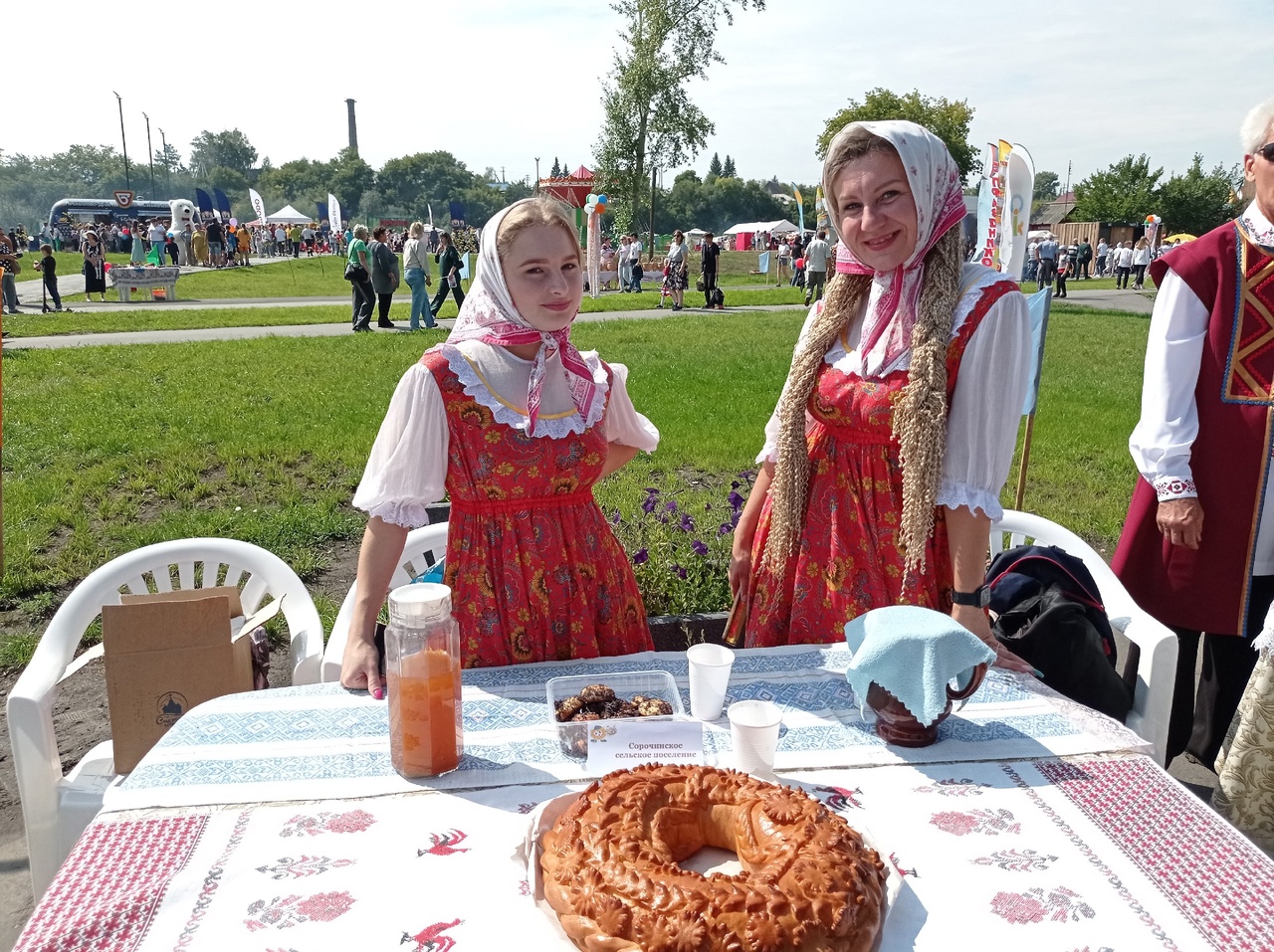 День рождения Калачинска отметили Фестивалем калача #Омск #Общество #Сегодня