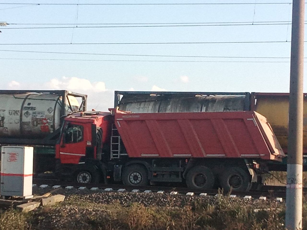 Омич на самосвале врезался в поезд в Башкортостане #Новости #Общество #Омск Омич на самосвале врезался в поезд в Башкортостане #Новости #Общество #Омск