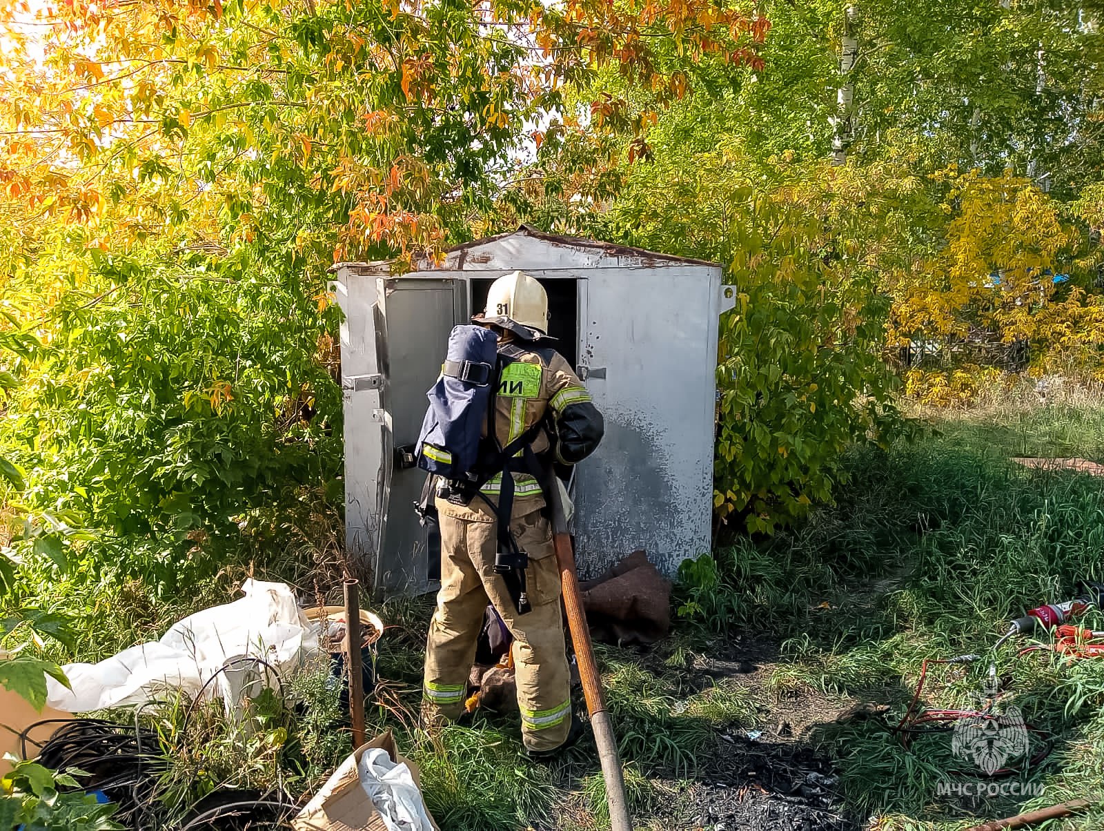 В Омске при пожаре в гаражах погибли три человека #Новости #Общество #Омск