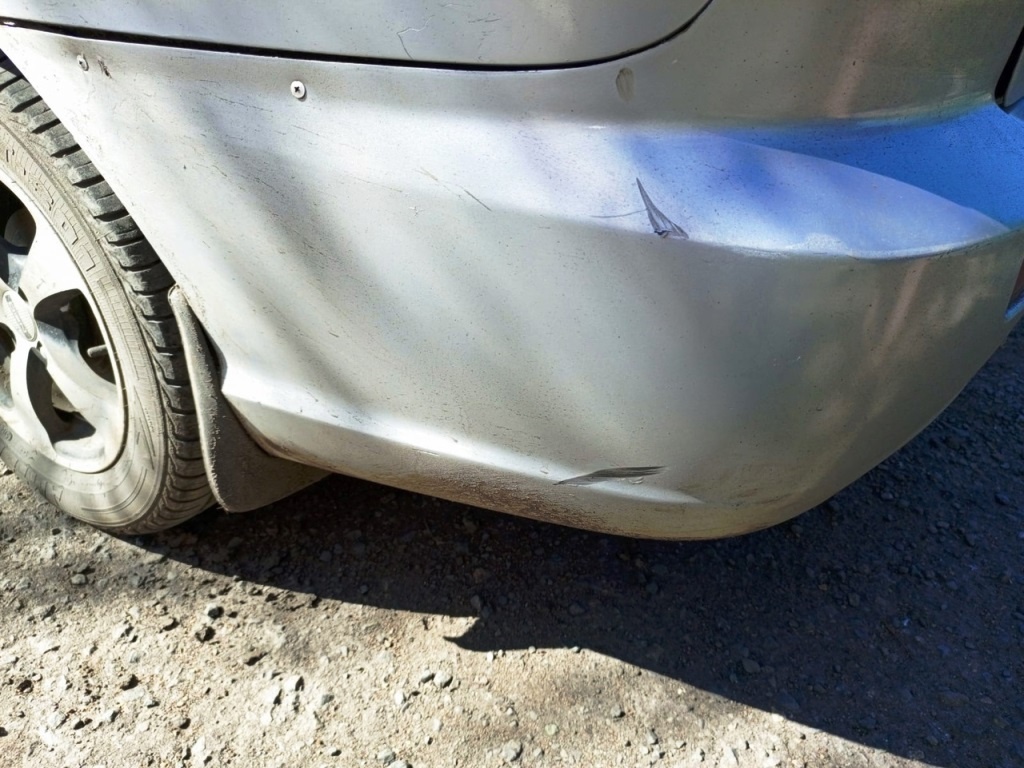 Нетрезвый омич разбил машину пенсионерки за неправильную парковку #Новости #Общество #Омск