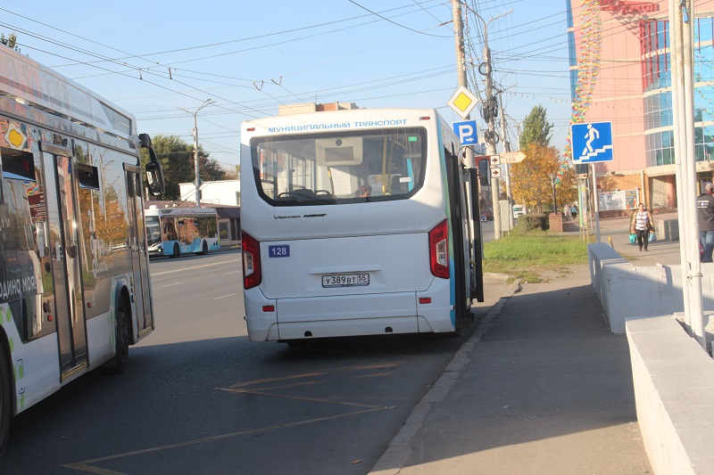 Шелест анонсировал увеличение количества автобусов на городских маршрутах #Новости #Общество #Омск