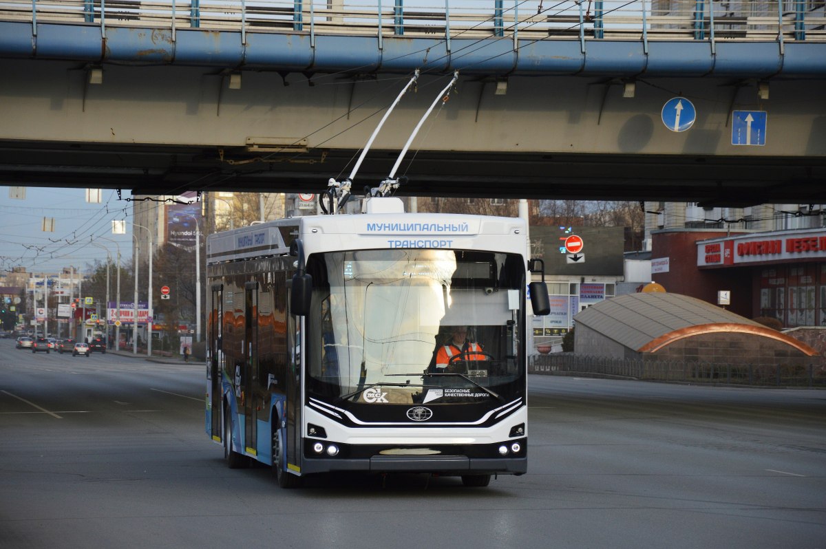 Троллейбус в Омске загнали в депо: кому он так мешает? #Омск #Общество #Сегодня