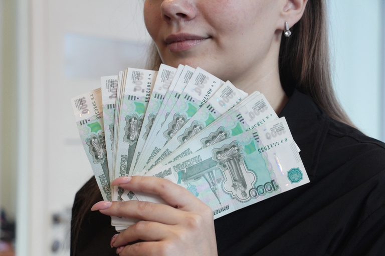 Стало известно, кому в Омске нужно много денег для счастья #Новости #Общество #Омск