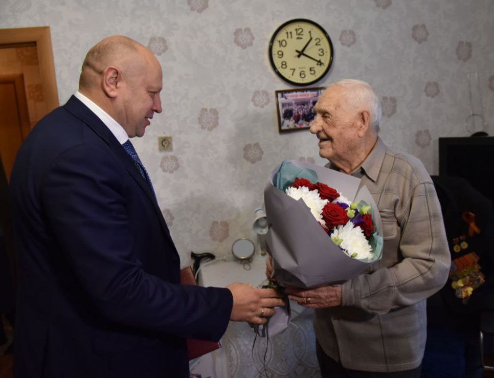 Шелест поздравил с днем рождения ветерана Великой Отечественной войны #Новости #Общество #Омск
