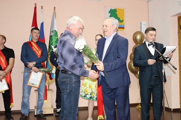 В Омском районе наградили лучших тружеников села
