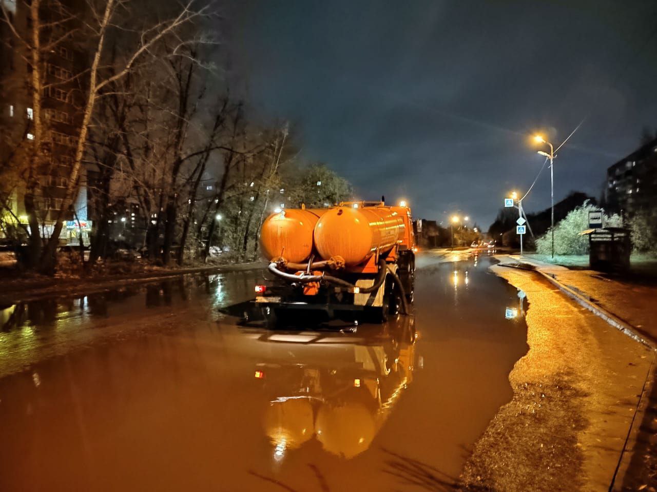 Шелест поручил откачивать воду с дорог после ноябрьского ливня #Омск #Общество #Сегодня