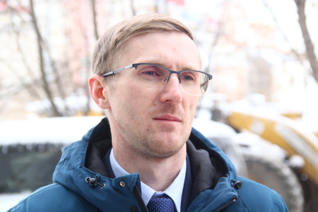 Снег во дворах омского Левобережья убирают 320 дворников #Новости #Общество #Омск Снег во дворах омского Левобережья убирают 320 дворников #Новости #Общество #Омск