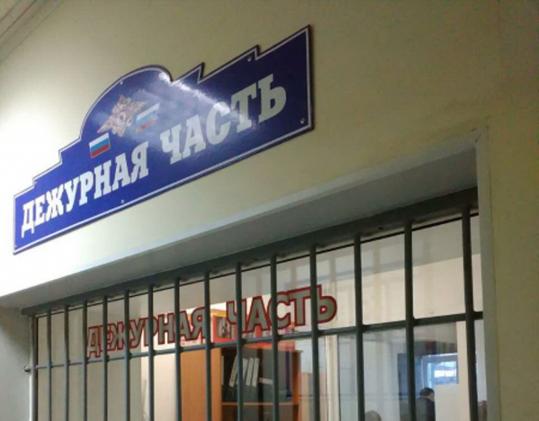 В Омске разыскивают спортивного парня, который пропал у «Вавилона» #Новости #Общество #Омск