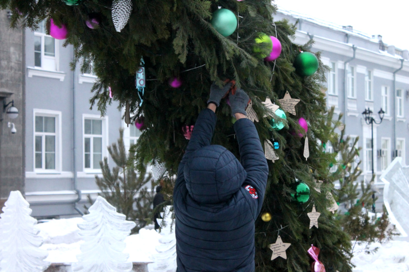 К Новому году центр Омска украсят «тающими сосульками» и баннерами #Новости #Общество #Омск