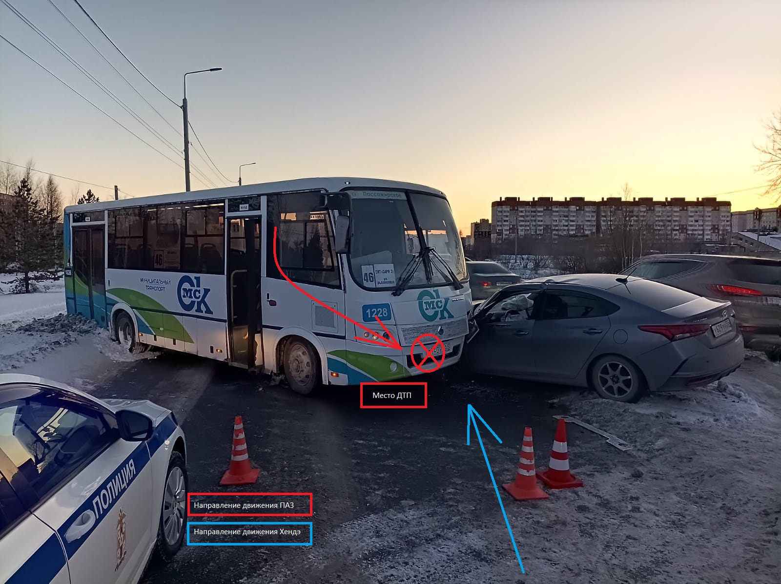 В Омске пассажирский автобус при торможении влетел в иномарку #Новости #Общество #Омск