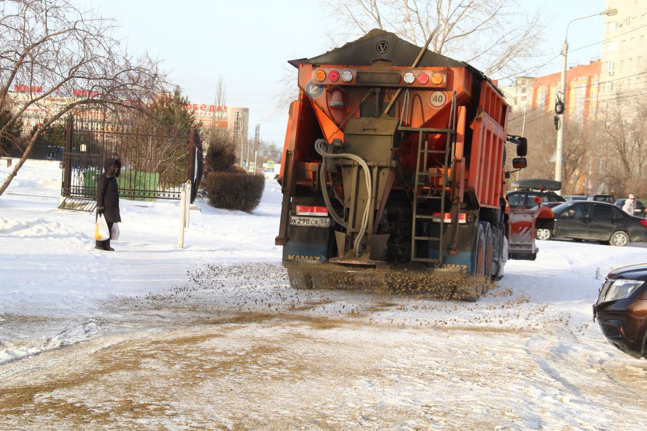 Шелест проверил, как убирают омские улицы #Омск #Общество #Сегодня