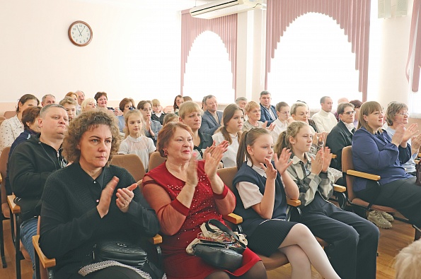 В Омском районе отметили талантливых детей #Омск #Общество #Сегодня