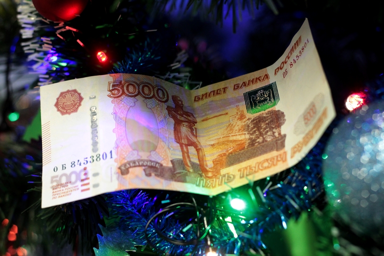 На Новый год омичи планируют потратить 17 тысяч #Омск #Общество #Сегодня