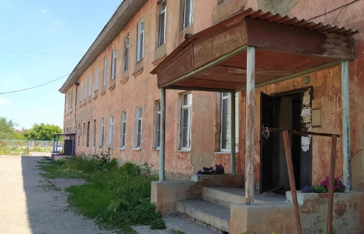 Под пол квартиры в омской двухэтажке 3 месяца стекают отходы жизнедеятельности #Новости #Общество #Омск