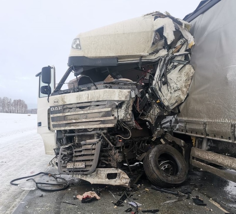 На омской «трассе смерти» столкнулись два грузовика #Омск #Общество #Сегодня
